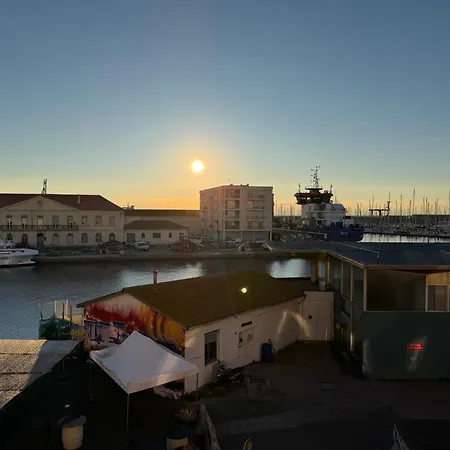 Entre Canal & Criee - Vue Port &